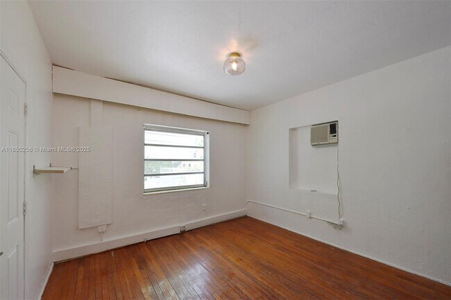 Building Photo - 7613 Biscayne Blvd