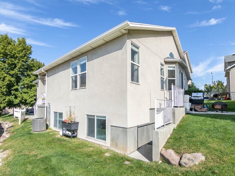 Building Photo - 1135 S 1410 E