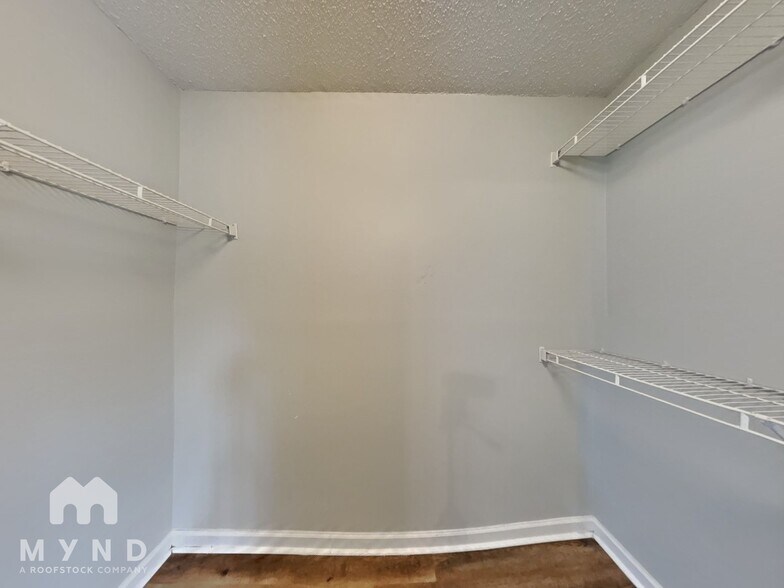 Building Photo - 104 Carrington Dr
