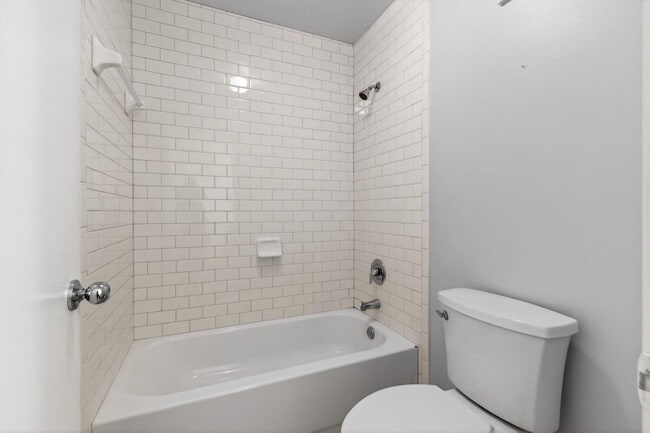 Building Photo - 157 Yacht Club Way