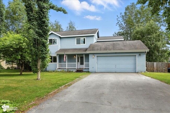 Building Photo - Spacious Palmer Home!