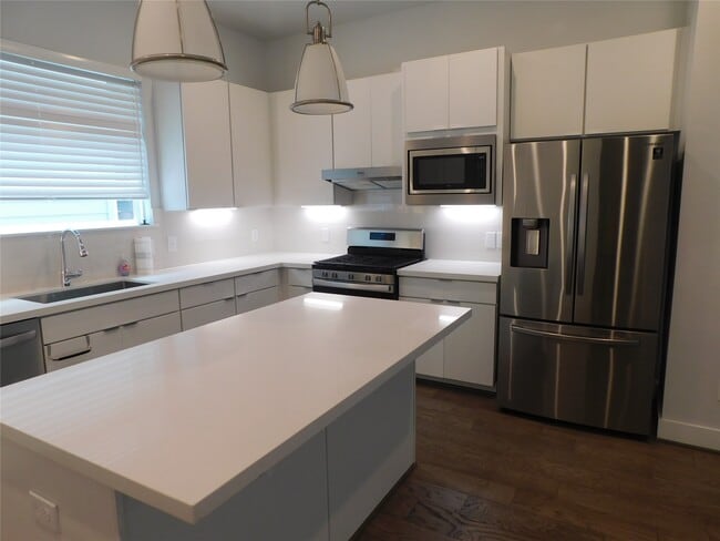 Building Photo - 4223 Eli St