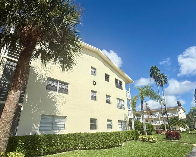 Building Photo - 143 Dorset D