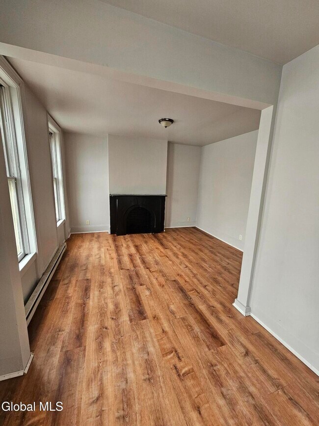 Building Photo - 119 Grand St