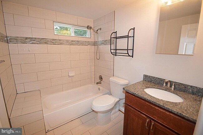 Building Photo - 13145 Melville Ln