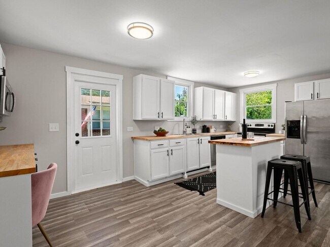 Building Photo - 3 Bedroom Single Family Home in Hanahan