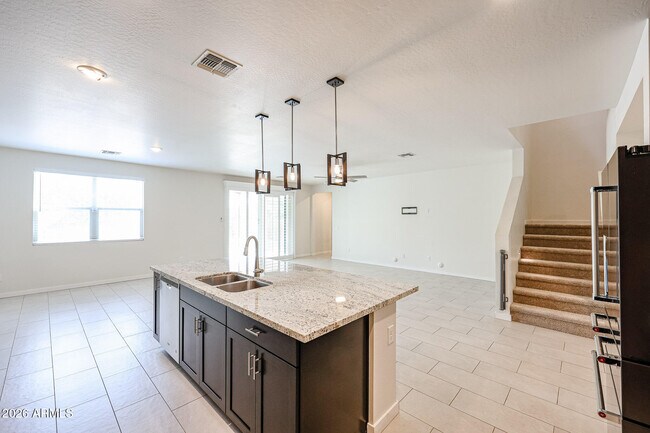 Building Photo - 14090 W Old Oak Ln