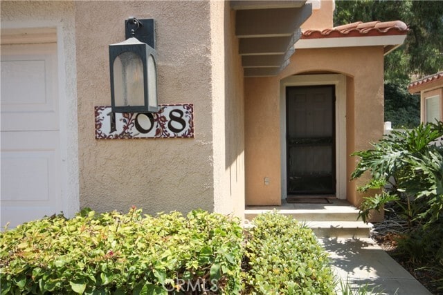Building Photo - 108 Las Flores