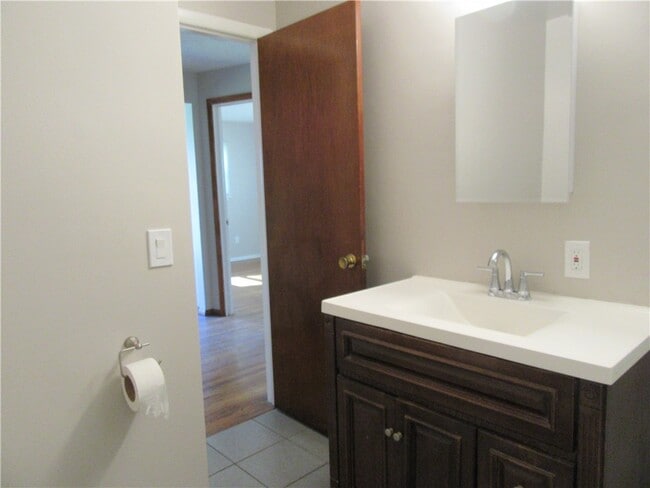 Building Photo - 212 Vollmer Pkwy