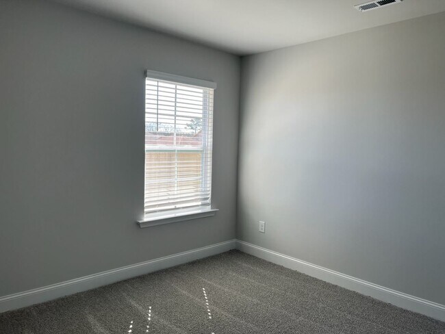 Building Photo - MADISON City Schools! MOVE IN READY NEW 4BR