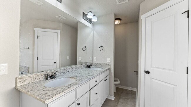 Building Photo - 3960 Deerhurst St