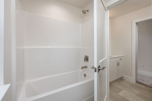 Building Photo - 4 Bed, 3 Bath - New build in Westpost, Belgrade