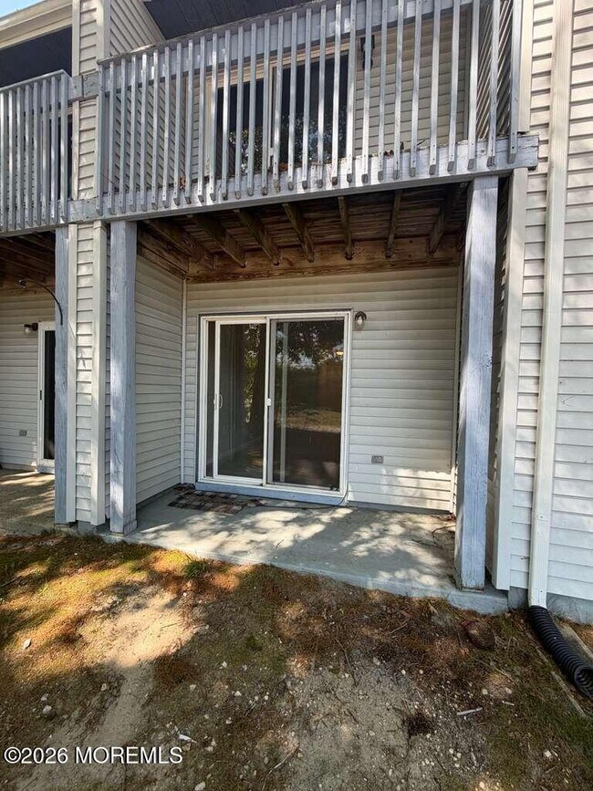 Building Photo - 8 Scotch Pine Dr