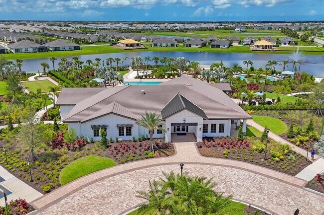 Building Photo - 3293 Hilltop Cir