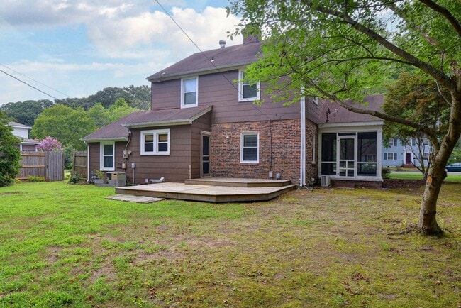 Building Photo - Delightful Home in Brandon Heights