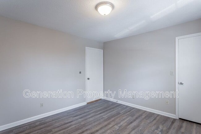 Building Photo - 1113 McBrien Rd