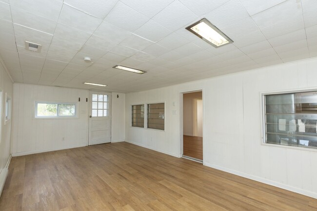 Building Photo - 2 Bed, 2 Full Bath Single Family Home in H...