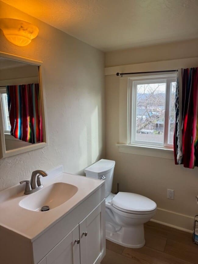 Building Photo - 4 Bedroom Home Beautifully Updated w/ Original Character