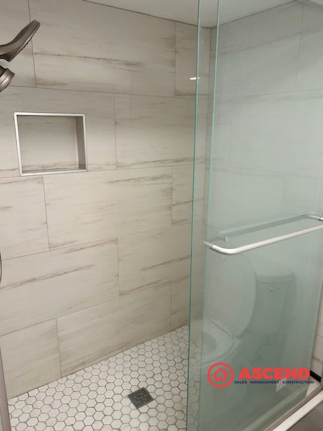 Building Photo - Charming Townhouse in the Stockdale Area