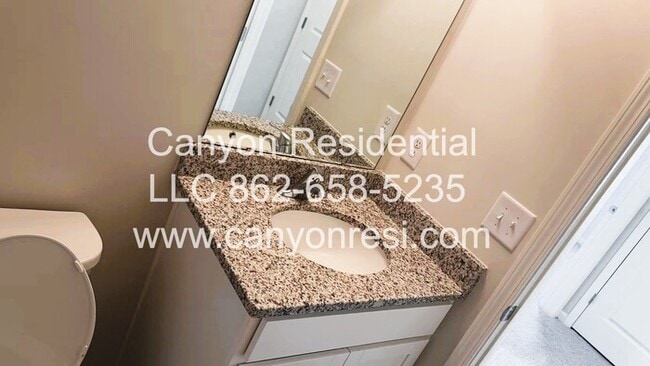 Building Photo - 740 Wayfinder Run