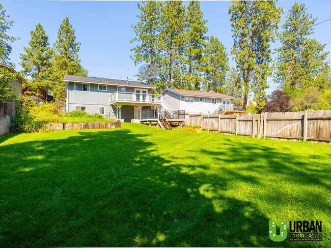 Building Photo - 4 bedroom 2 bath room house for rent in So...
