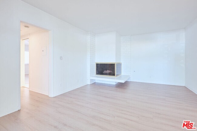 Building Photo - 7712 Pso Del Rey