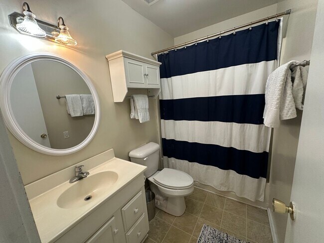 Building Photo - Furnished 3Bd/2Ba Channel Walk Townhome in...