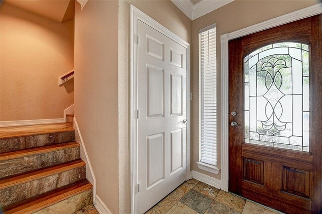 Building Photo - 803 Rosine St