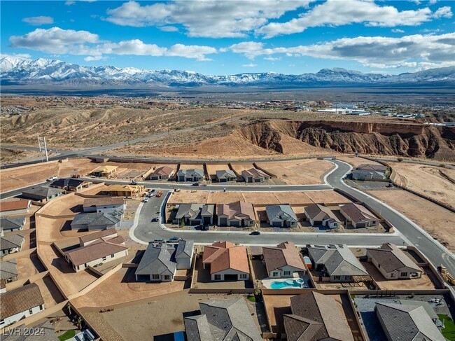 Building Photo - 647 Quarry Pass