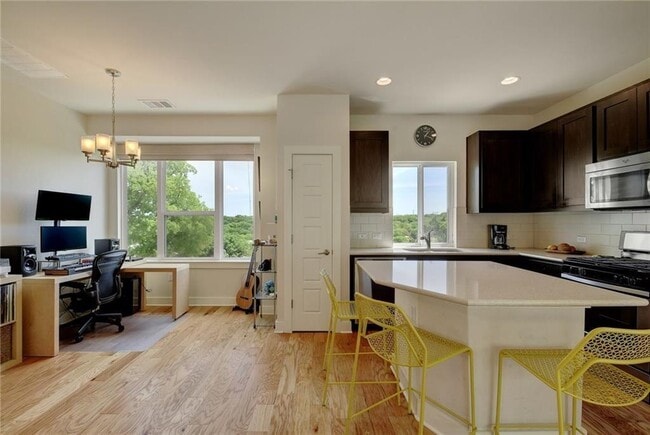 Building Photo - 3000 Pither Ln