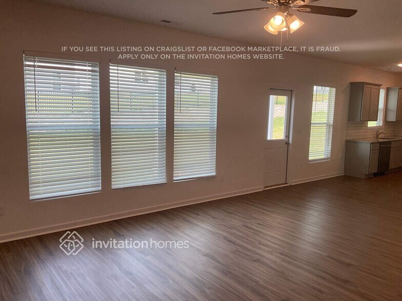 Building Photo - 3810 Lantern Ln