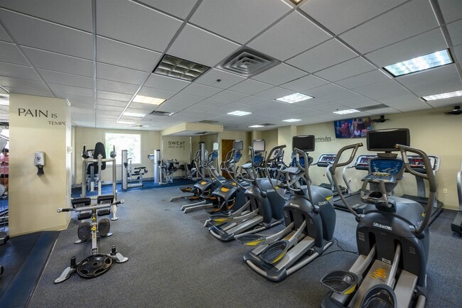 Building Photo - 207 Shearwater Ct W