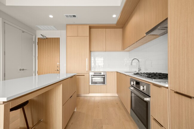 Building Photo - 44 East Ave