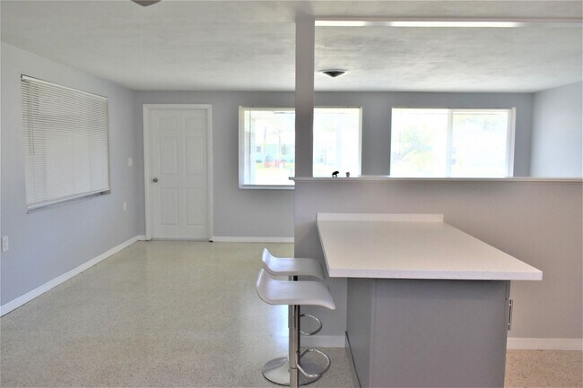 Building Photo - Updated Annual 2/1 on Overbrook Rd