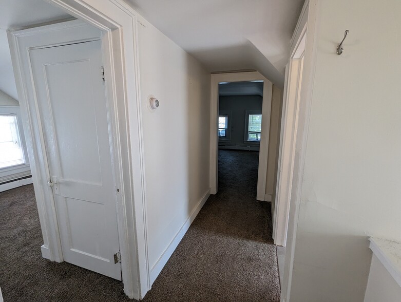 Building Photo - 608 Elmwood Ave