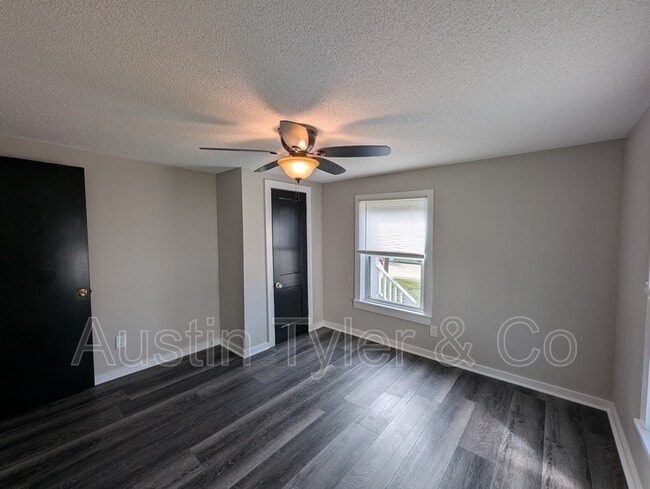 Building Photo - 4256 Kelson Ave