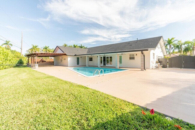 Building Photo - 8425 SW 185th St