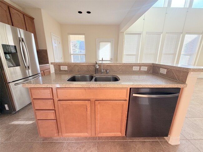 Building Photo - 28015 Silverstream Ct