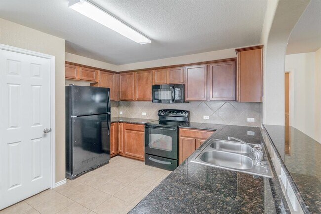 Building Photo - 328 Baldwin St