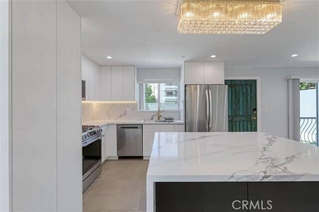 Building Photo - 1554 Bundy Dr