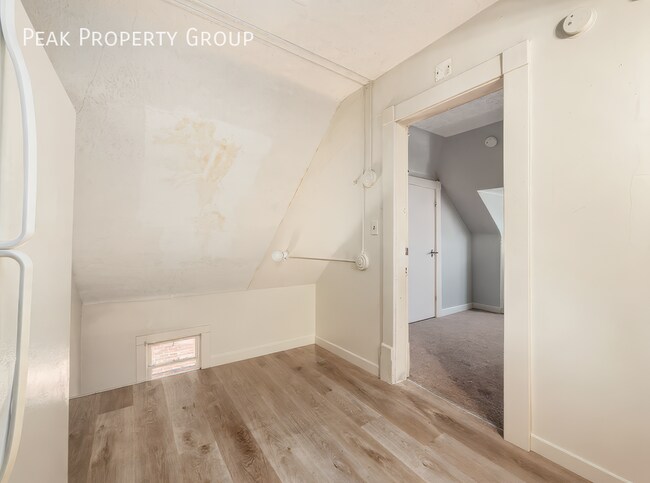 Building Photo - 202 W 8th Ave