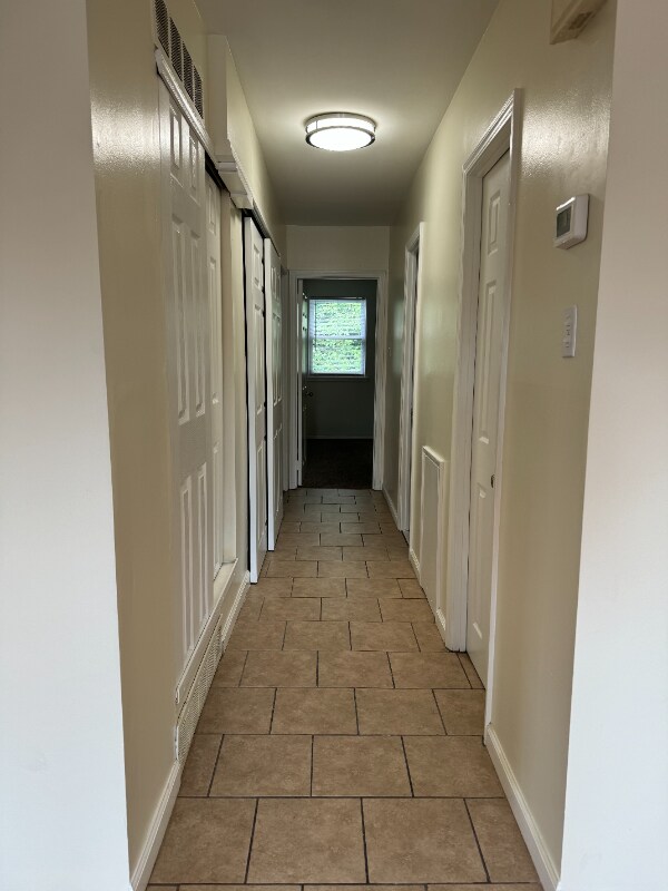 Building Photo - 9450 Fairgreen Ln