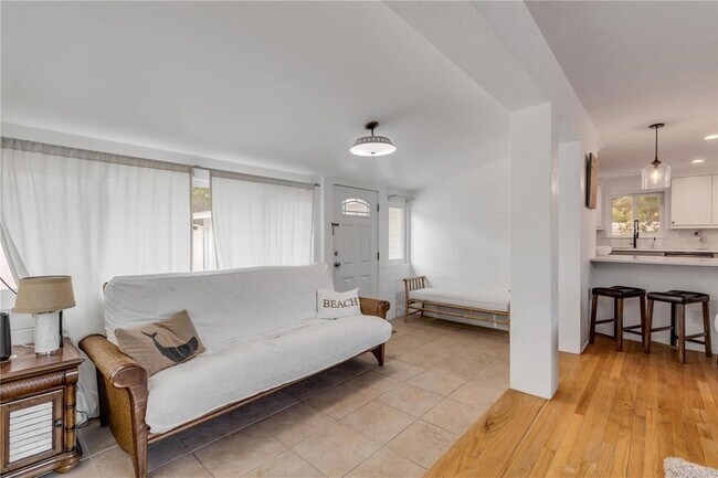 Building Photo - 119 Hardin Pl