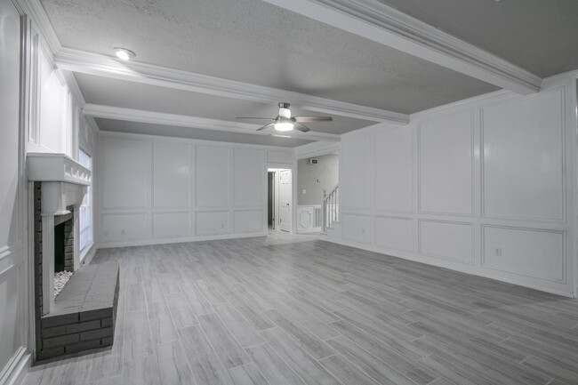 Building Photo - 16623 Wimbledon Forest Dr