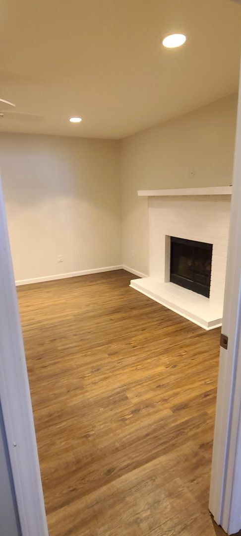 Building Photo - 709 NC-801