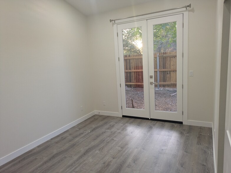 Building Photo - 14339 W Desert Hills Dr