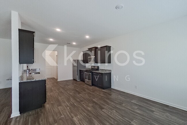 Building Photo - 914 Shady Brk