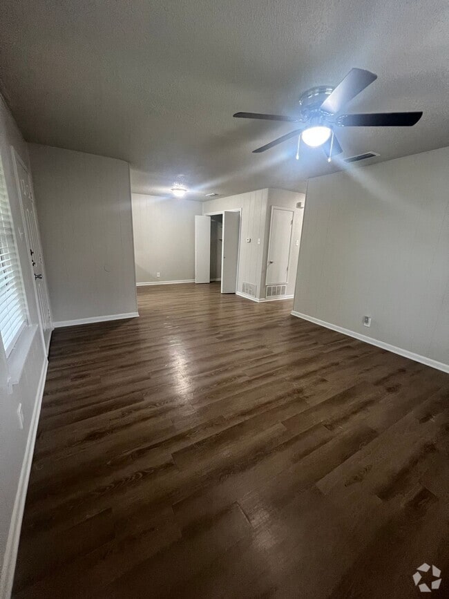 Building Photo - Renovated 2 Bed/1.5 Bath Duplex with Garage