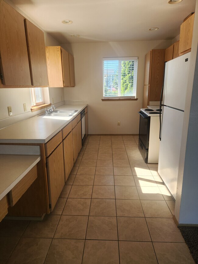 Kitchen - 3603 Michelle Ln