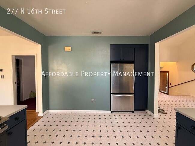 Building Photo - 277 N 16th St